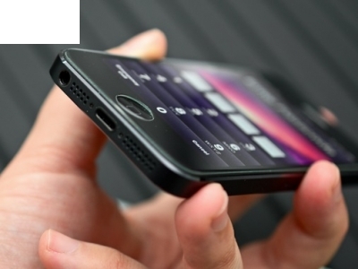 СТЪКЛЕН УДАРОУСТОЙЧИВ СКРИЙН ПРОТЕКТОР ЗА iPhone 5 / 5S / 5c